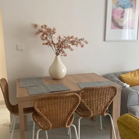 Kyra Apartment