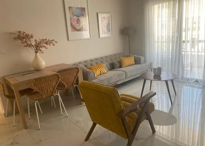 Kyra Apartament Polis