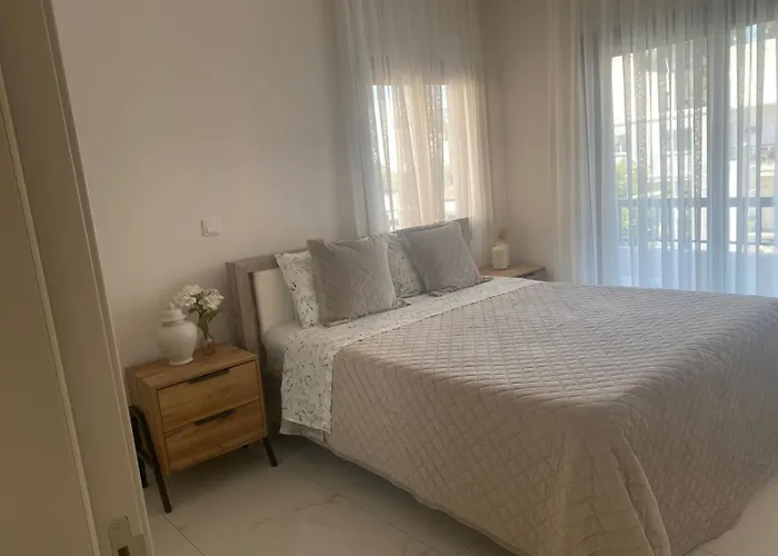 Apartament Kyra Polis